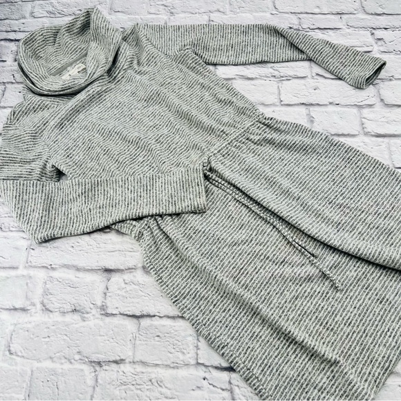 Lou & Grey Dresses & Skirts - Lou & Grey for Loft Striped Midi Dress Size XS Grey White Stripe Super Soft